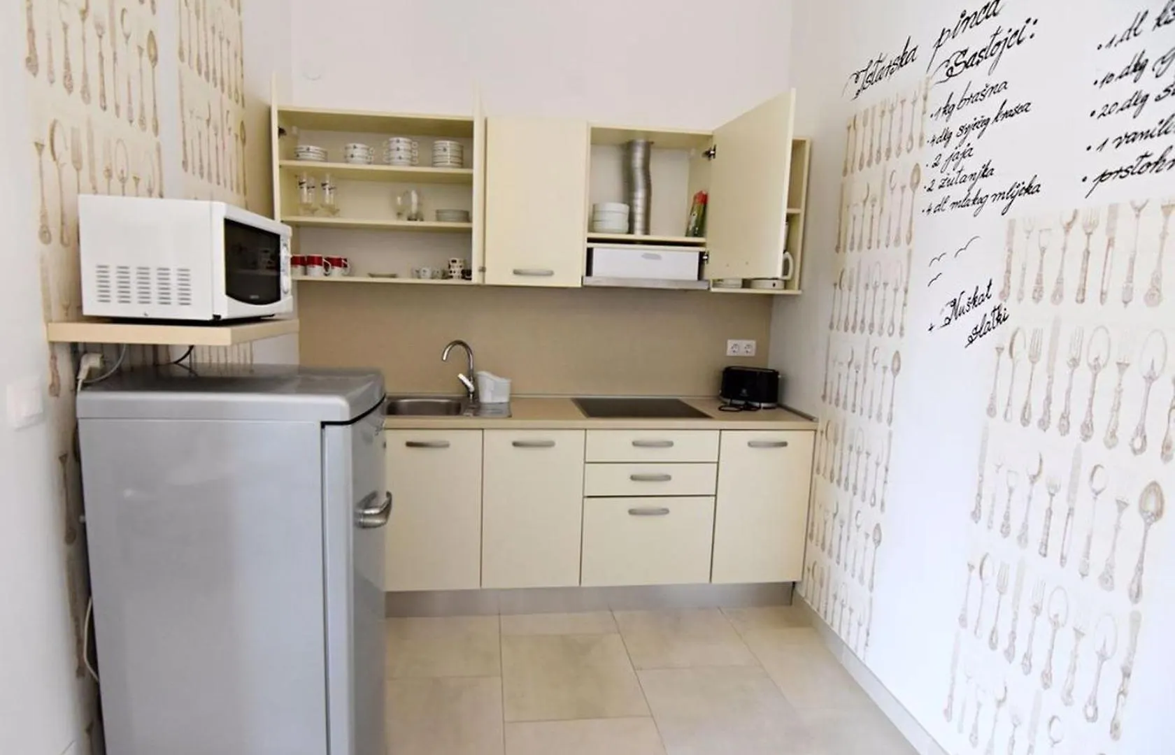 Family Friendly Apartments With A Swimming Pool Tar, Porec - 22756 Tar-Vabriga クロアチア